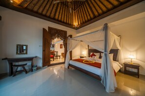 2 quartos, cofres nos quartos, escrivaninha, Wi-Fi de cortesia