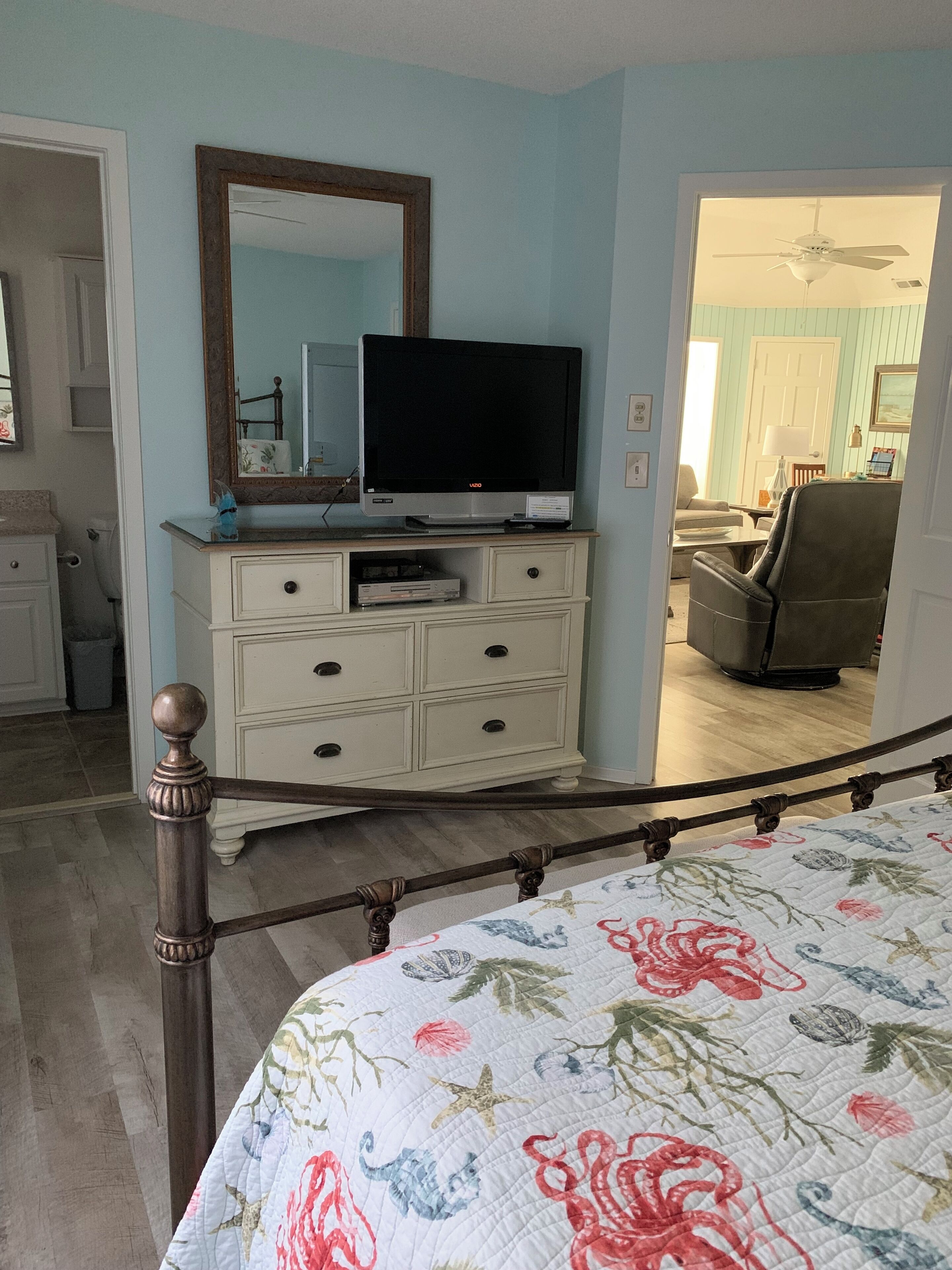 Perfect gathering place for families and golfers!