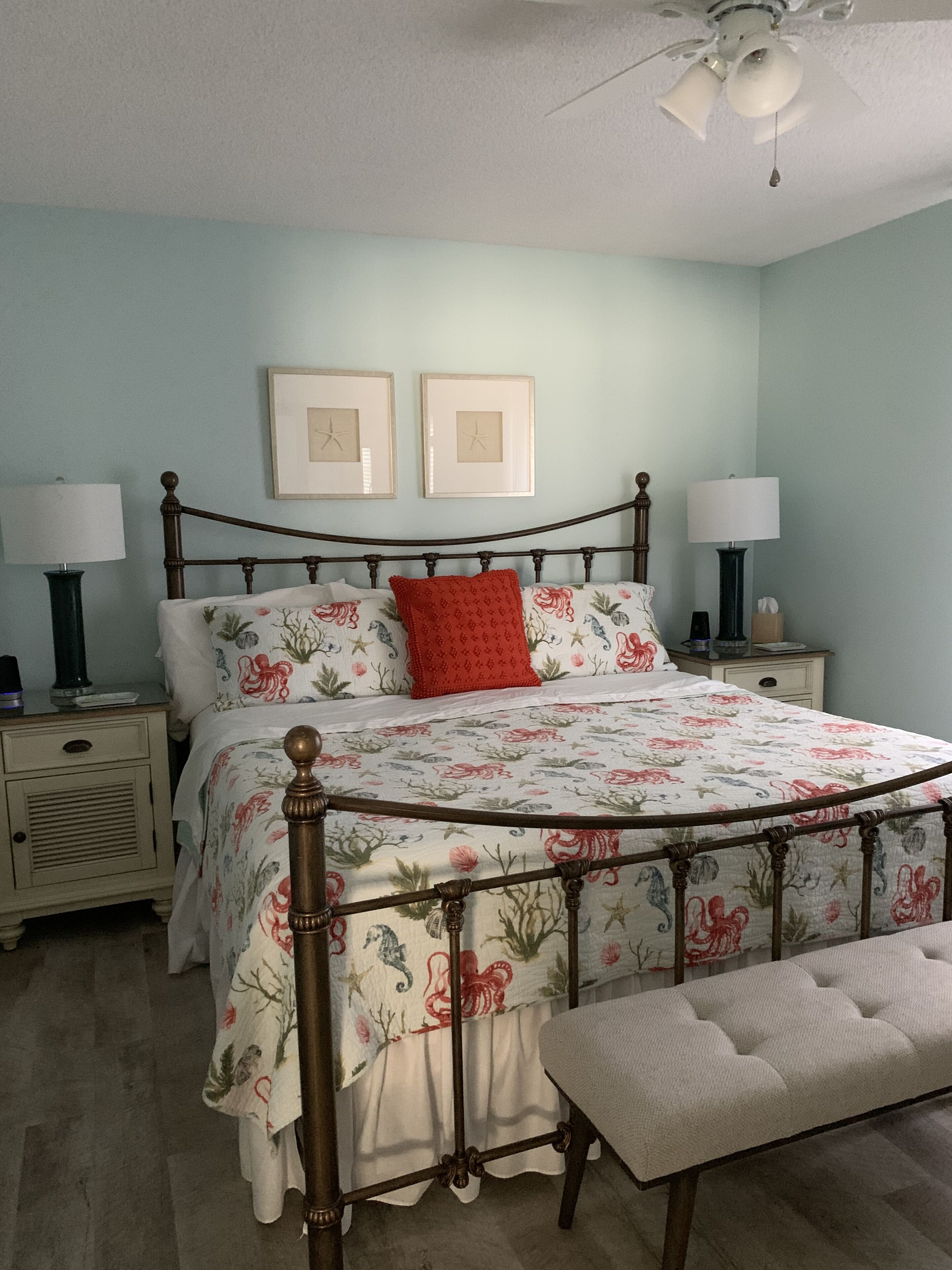 Perfect gathering place for families and golfers!