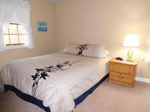 4 bedrooms, iron/ironing board, internet