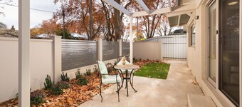 Central Sojourn on Wilcox Unit 1 - Central two bedroom apartment with a queen and double bed