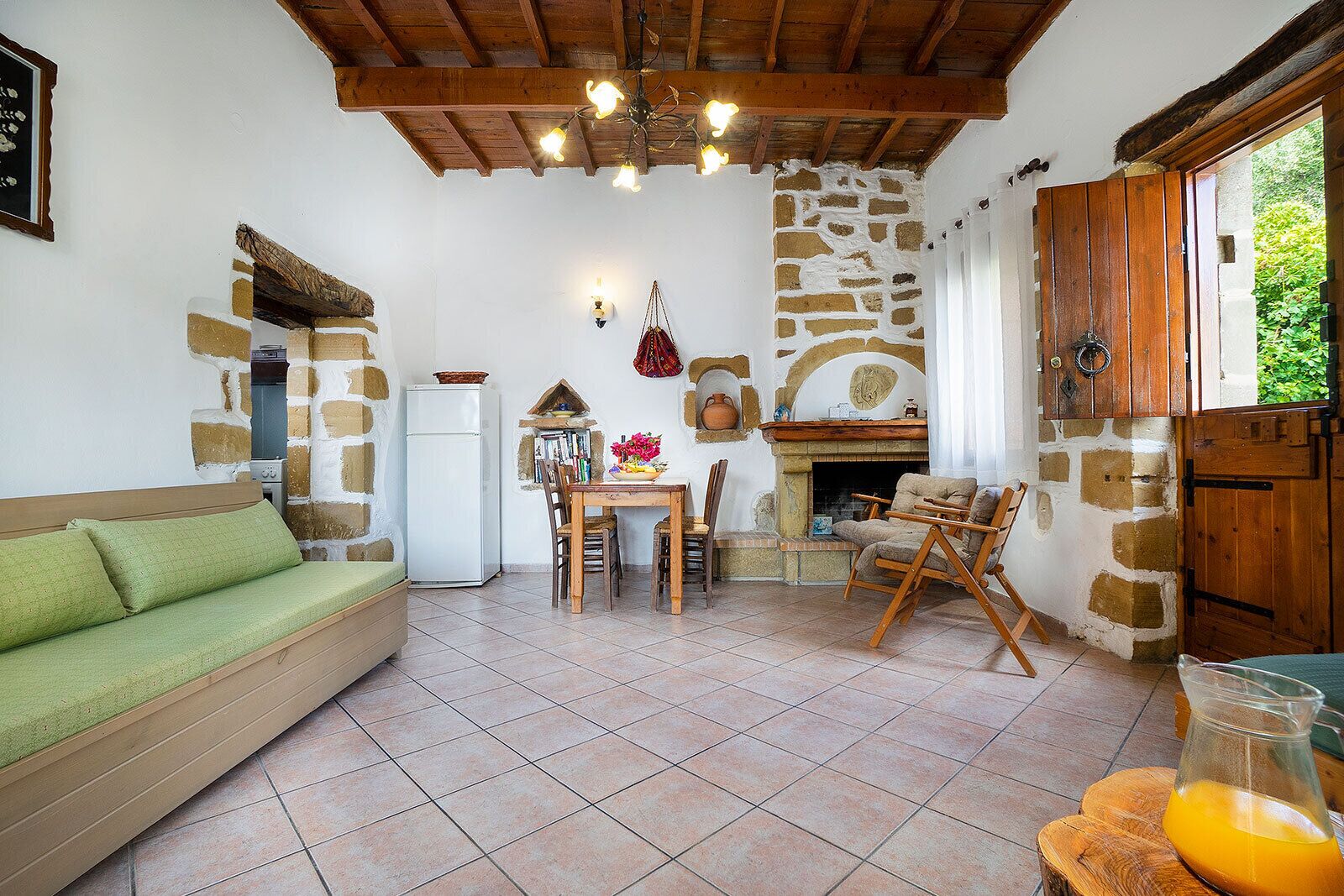 1-bedroom Topolia House with shared pool