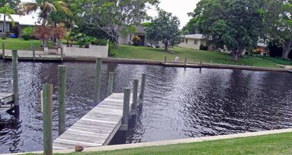 DACHBLICK AUF DEN FLUSS!
