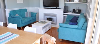 Rosetta Beach Cottage - Pt Elliot - pet friendly, sea views