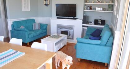 Rosetta Beach Cottage - Pt Elliot - pet friendly, sea views