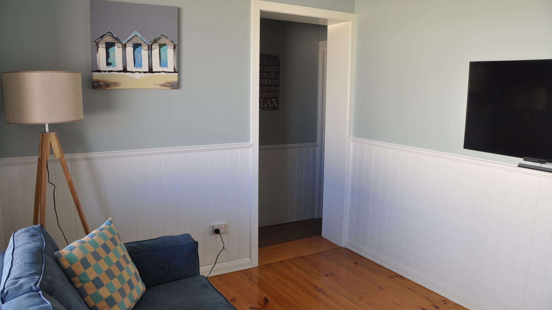 Smart-tv, tv-spel, dvd-spelare och böcker