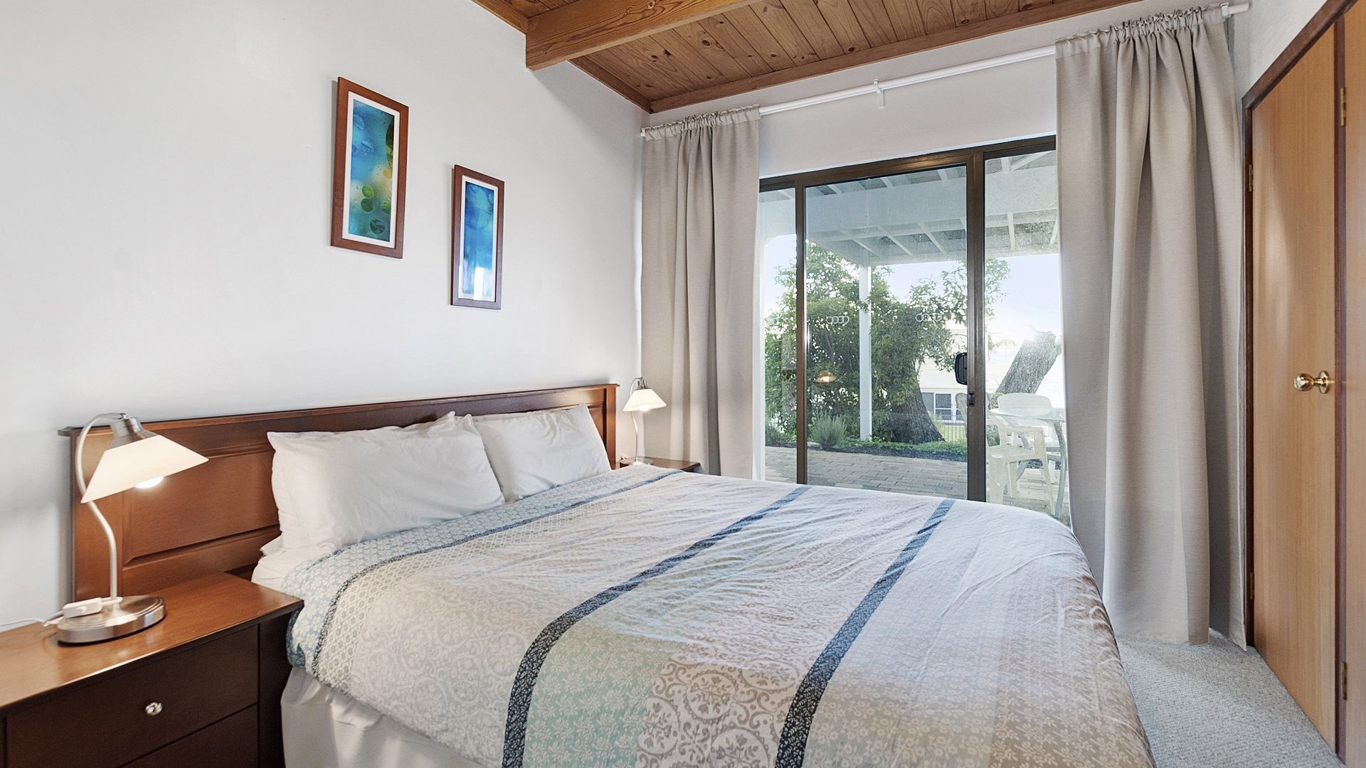 Old Dunsborough Beach House — image 12