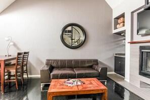 TV, fireplace, stereo