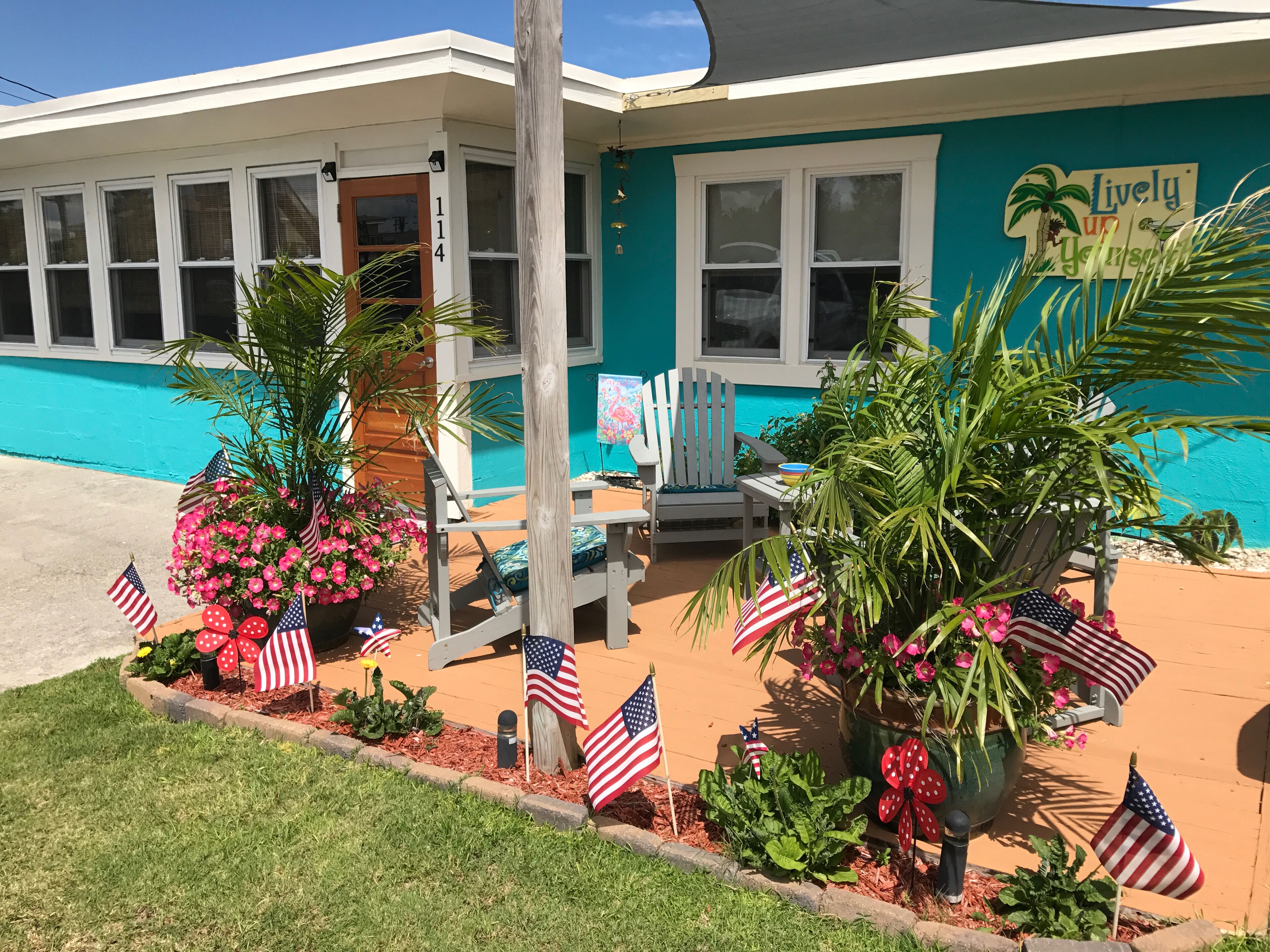 * Lively Up Yourself * Great Summer Rates!