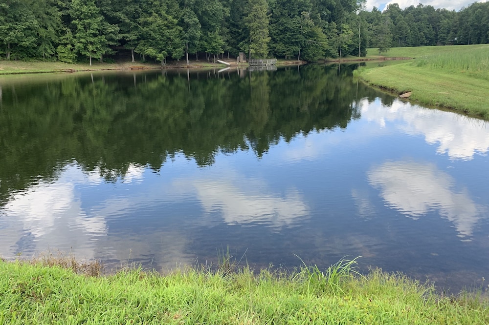 Your Own Private Lake ~ Secluded Cabin In The Woods ~ Romantic Retreat!