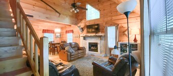 Your Own Private Lake ~ Secluded Cabin In The Woods ~ Romantic Retreat! 