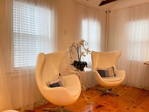 Interior - Rustic Historic Old Town Home • Free Parking (Marblehead)