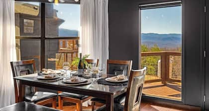 Warm and cozy mountain home with fire pit and hot tub, king beds