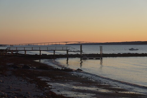 Well-maintained 4 bdrm home, 2 bath home in Bonnet Shores