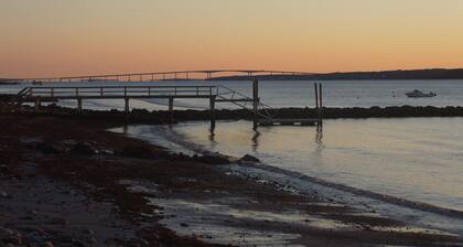 Well-maintained 4 bdrm home, 2 bath home in Bonnet Shores