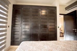 2 habitaciones y caja de seguridad en la habitación 