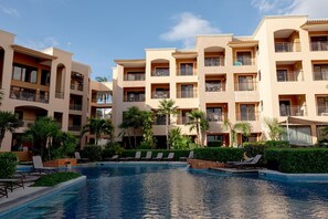 Unclassified image, 3 of 50, button