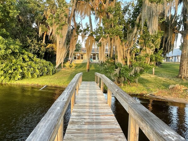 Property grounds - Sebring Lakefront Home - Lake Josephine 'Little Piece Of Heaven' (Sebring)