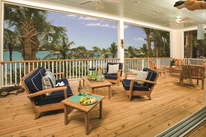 Property grounds - Private Island Retreat with Private Beach,  Dock, Palm Trees & Glorious Sunsets (Longboat Key)