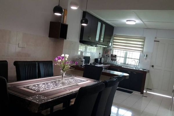 Butterfly Cottage Homestay Kuching
