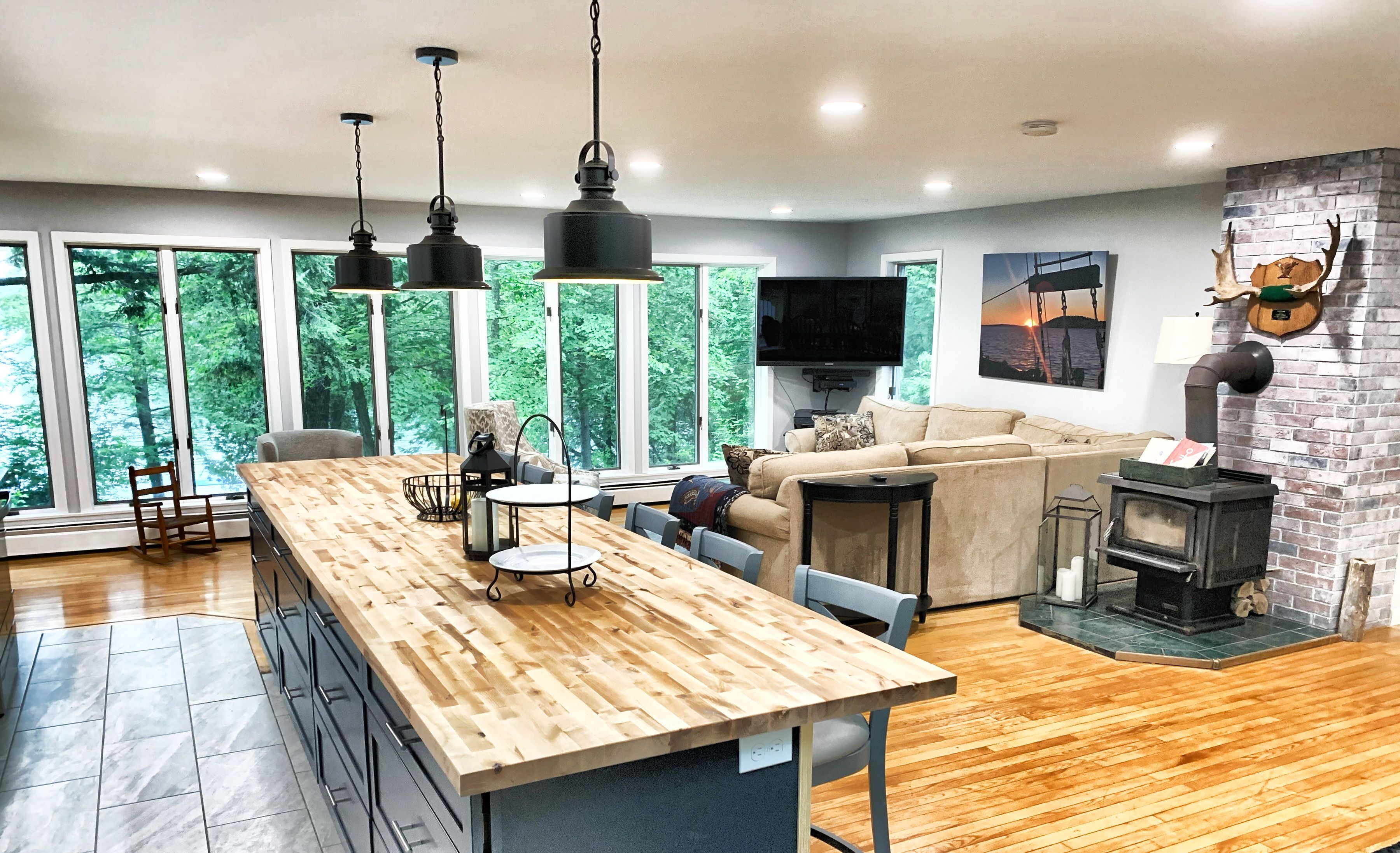 Quiet, 6 bedroom Lakefront home with private sandy beach, near Colby College