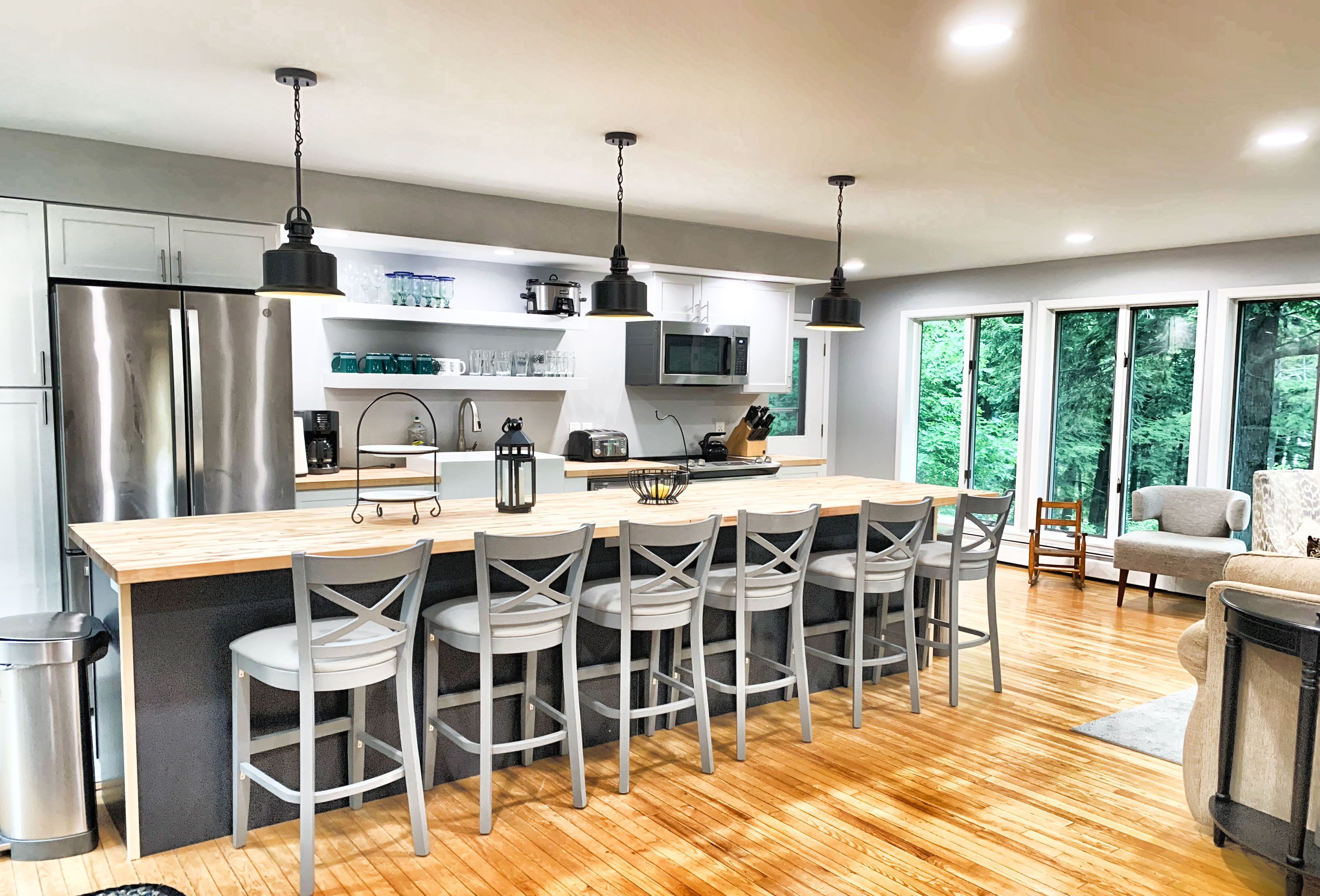 Quiet, 6 bedroom Lakefront home with private sandy beach, near Colby College