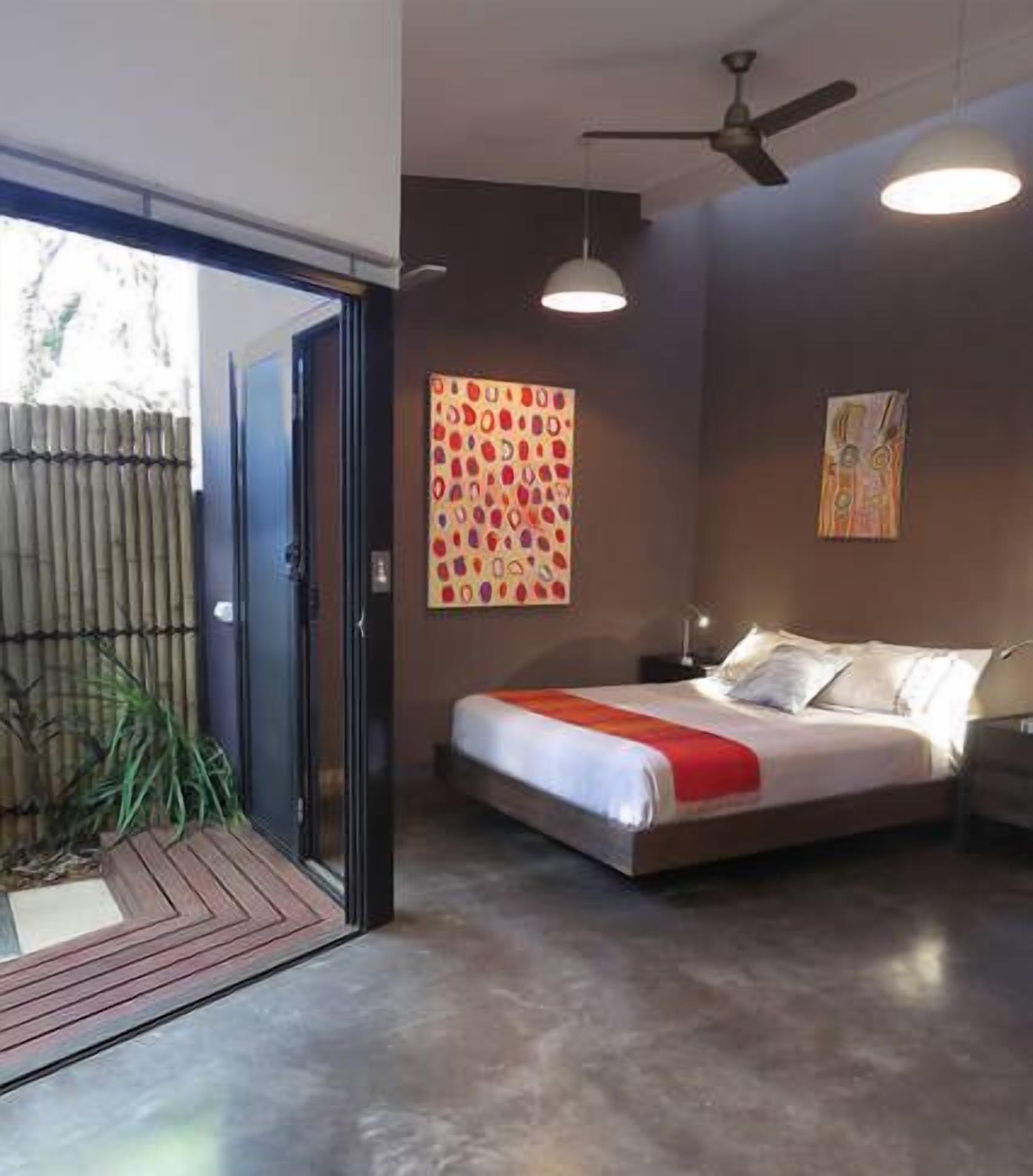 Studio Five Your ApARTment in Alice Springs