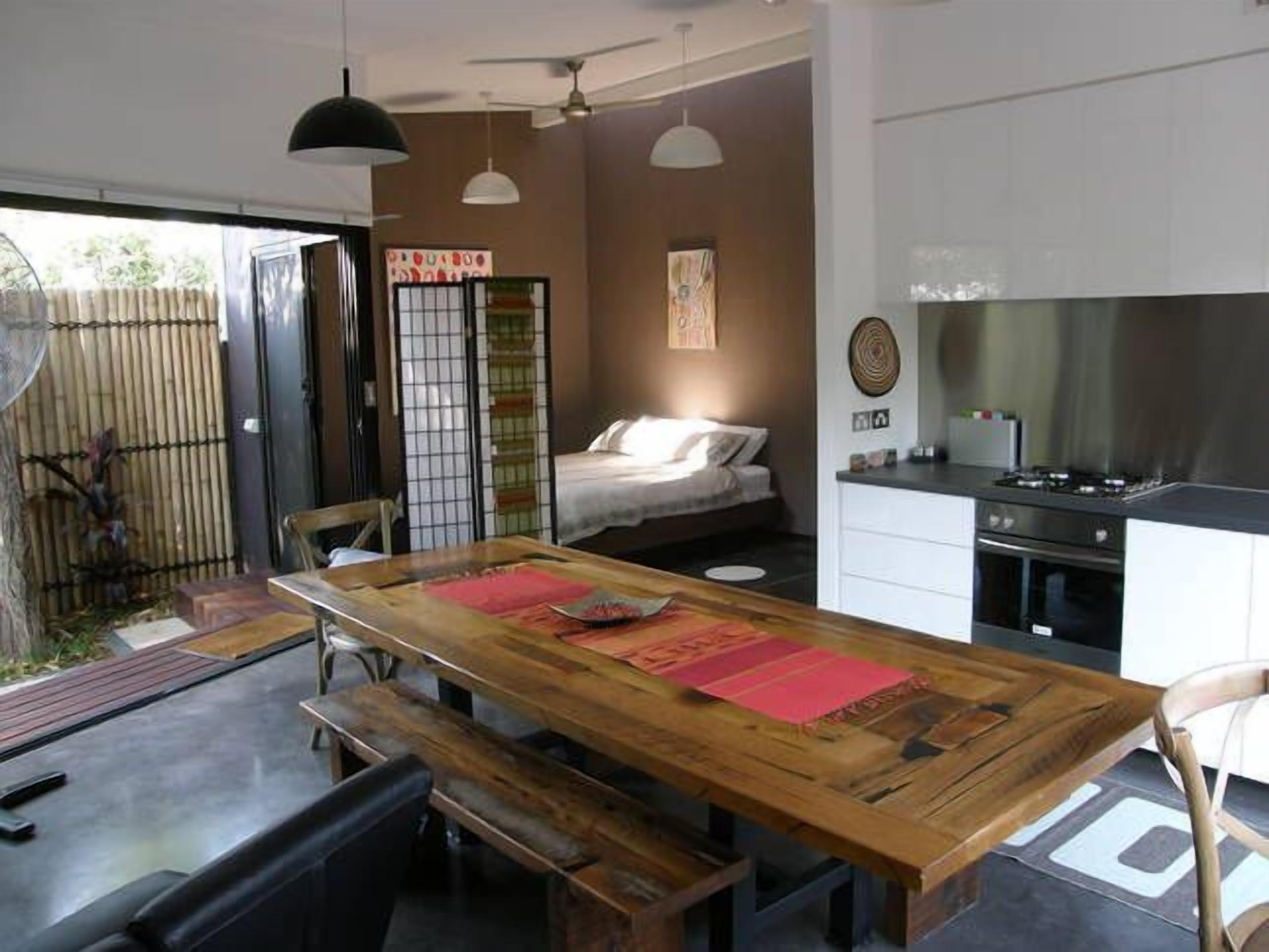 Studio Five Your ApARTment in Alice Springs