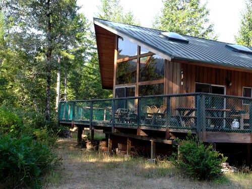 Beautiful 2 story house on Smith River- Private Beach, Trails,& More!