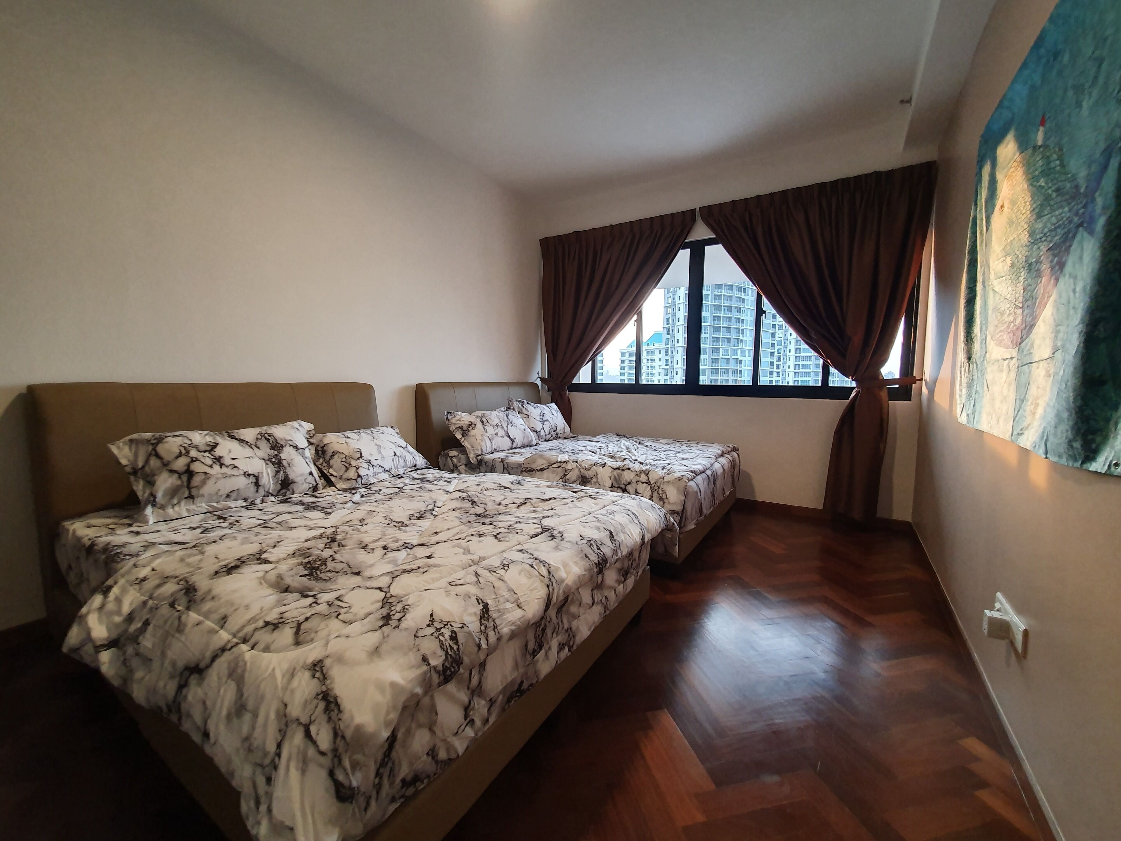 4 bedrooms, internet, bed sheets, wheelchair access