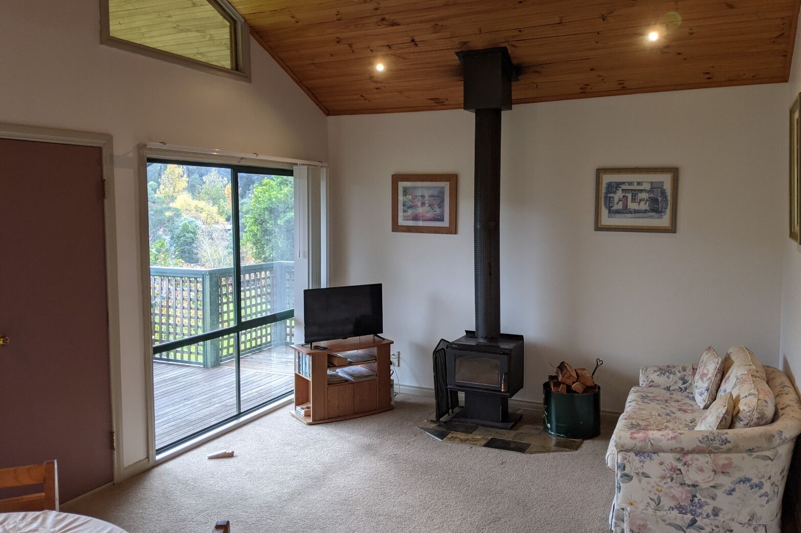 Gundalee Cottages - located in East Warburton in the Yarra Valley.