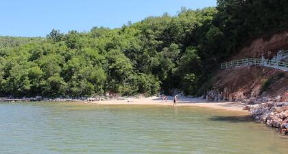 Villa Palazzina Burjaki - 4 BR, 5 BA, private Pool, Sauna, Gym&Whirlpool