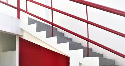 Makelloses Zimmer mit Bad und privatem Zugang, 5 Minuten zum Strand