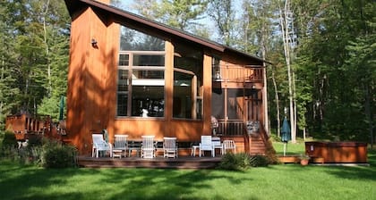 Lake Front Hot Tub Secluded Romantic Kayak Swim Dock Firepit Foosball Peloton