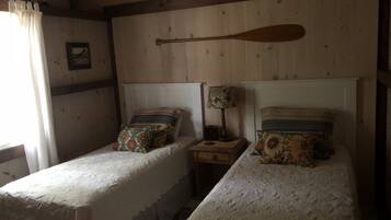 4 slaapkamers, een strijkplank/strijkijzer, reisbedje, gratis wifi