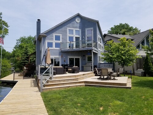 SALE FROM 350! THIS IS THE ONE! Spacious!Exclusive!Private!Pet Friendly! Kayaks!