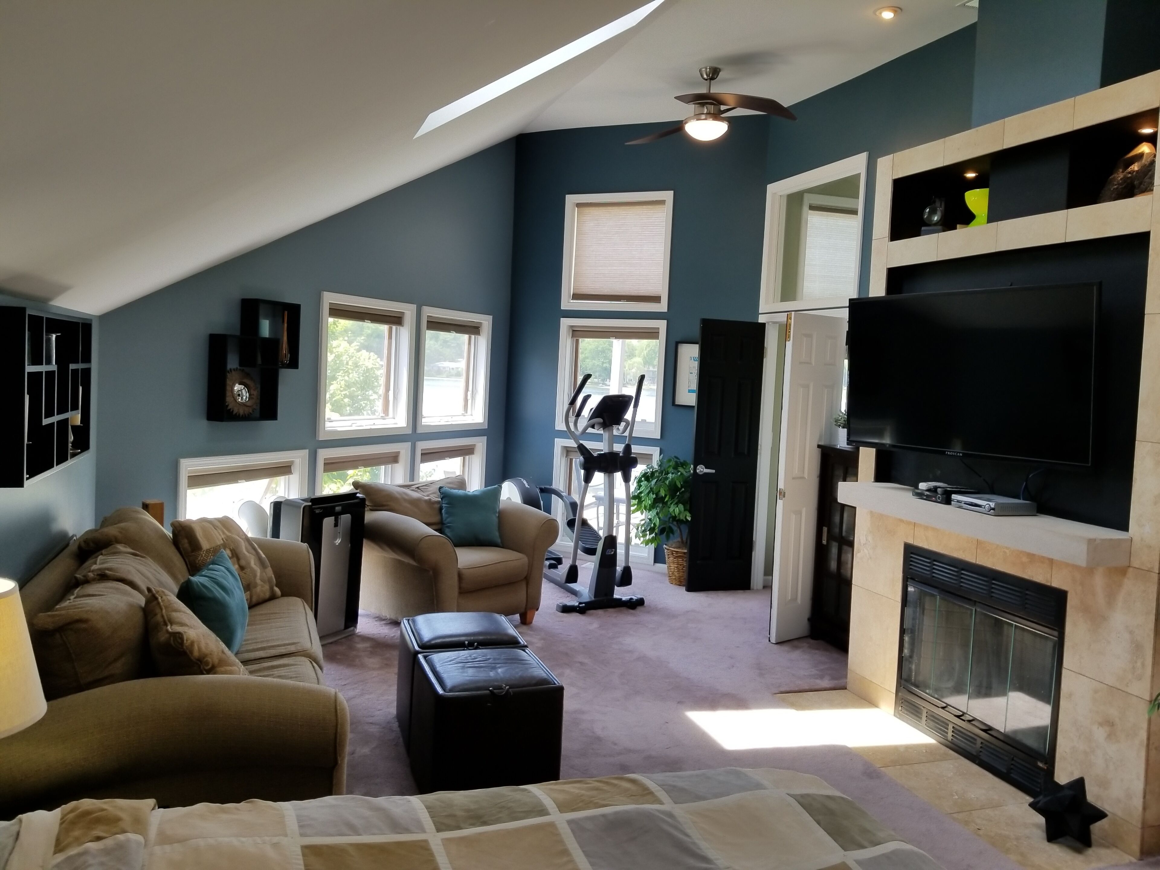 THIS IS THE ONE! Spacious! Exclusive! Private! Pet Friendly! Kayaks/Paddle Boat!