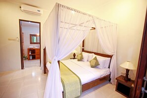 2 bedrooms, in-room safe, iron/ironing board, WiFi