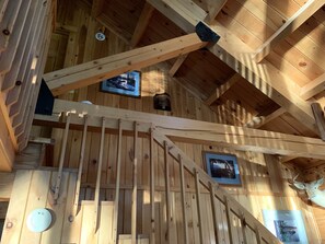 Interior - Log home on untouched cold stream lake (Lowell)