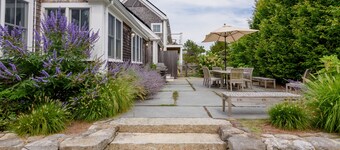 Katama Luxury - 5+ BR home w/ Heated Pool near the Field Club