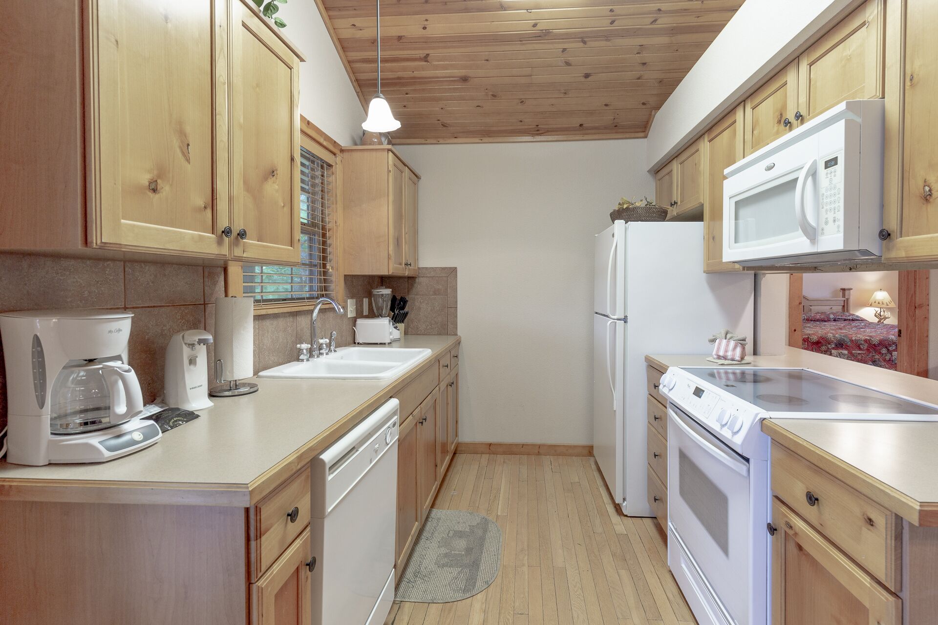 2Br, 2Ba, Sleep 8+, 2King,1 Bunk,1Qn Slpr,1 Crib, Amenities, Pets, Onsite Maint