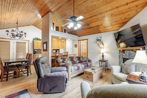 Smart TV, chimenea y reproductor de DVD