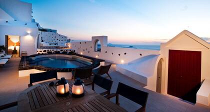Antelmi luxury Private Villa On The Caldera Cliff In Firostefani-Fira Santorini