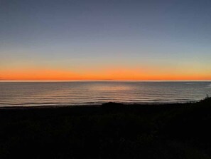 På stranden