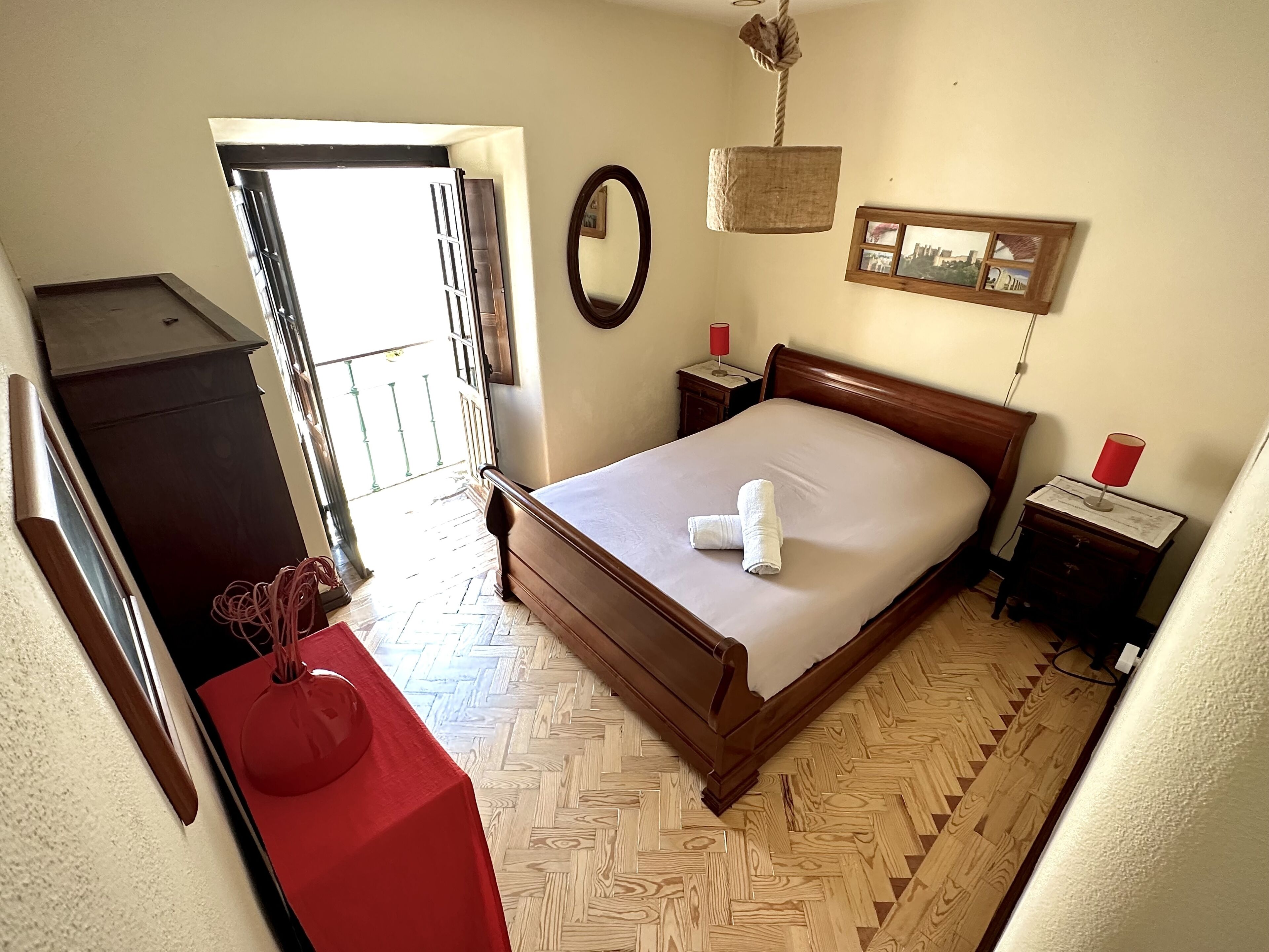 Cosy House inside the Óbidos Castle (Casa do Candeeiro)