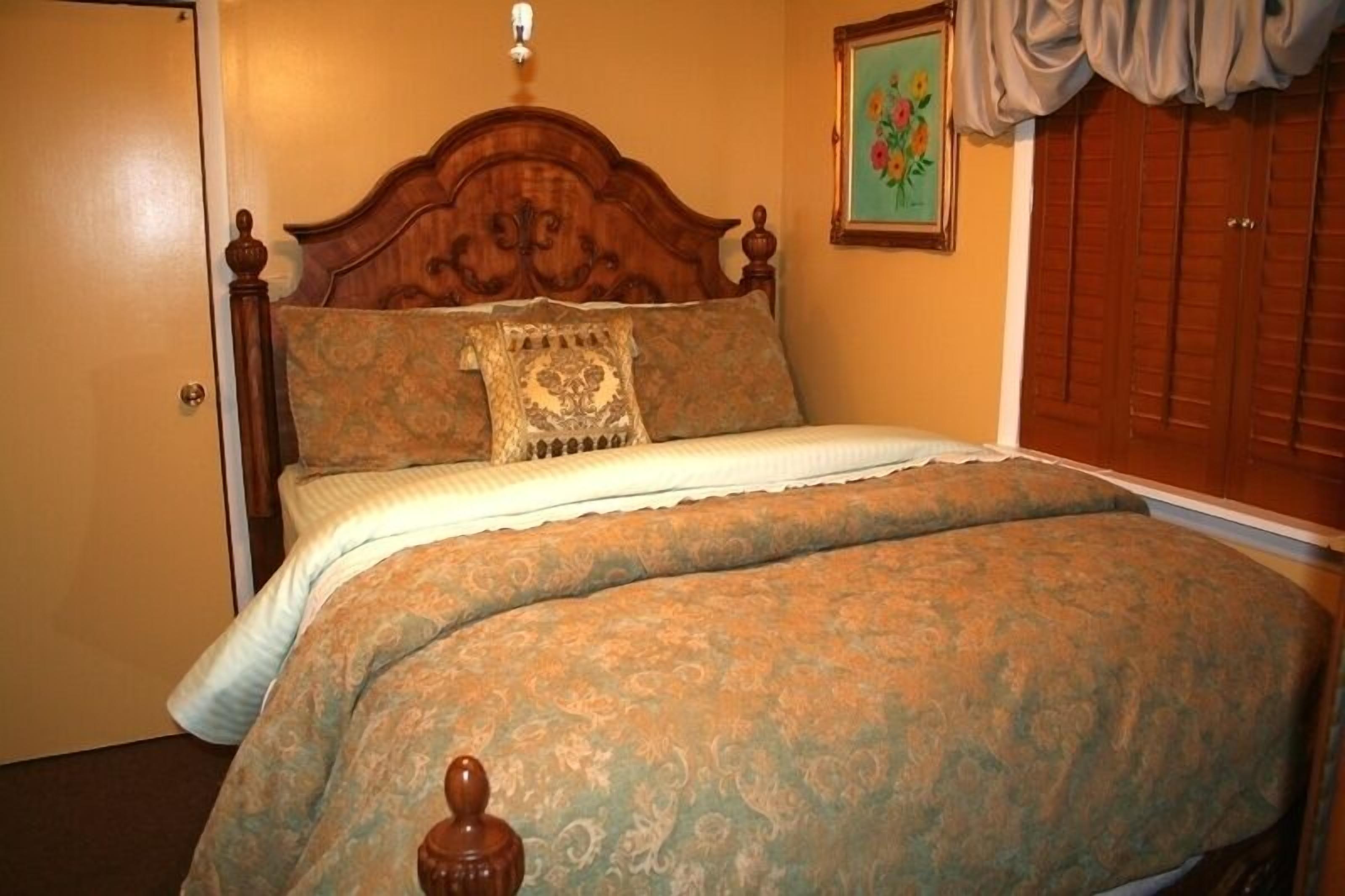 'Newer Cottage Incredibly and Comfortably Furnished.'