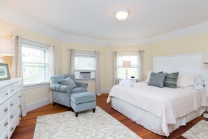 8 bedrooms, iron/ironing board, travel cot, free WiFi