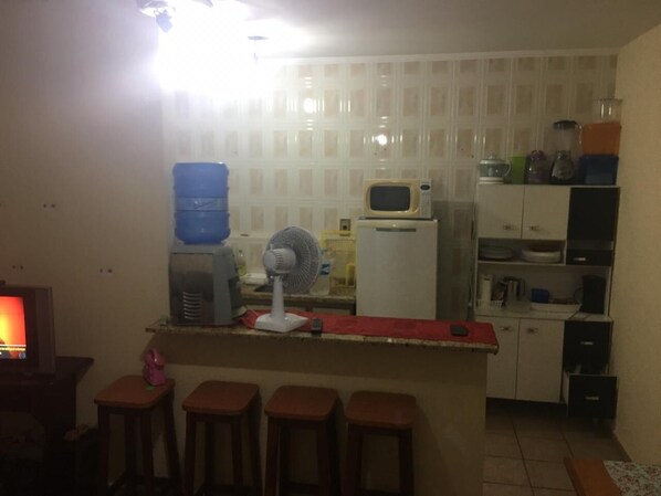 Fridge, microwave, stovetop, blender