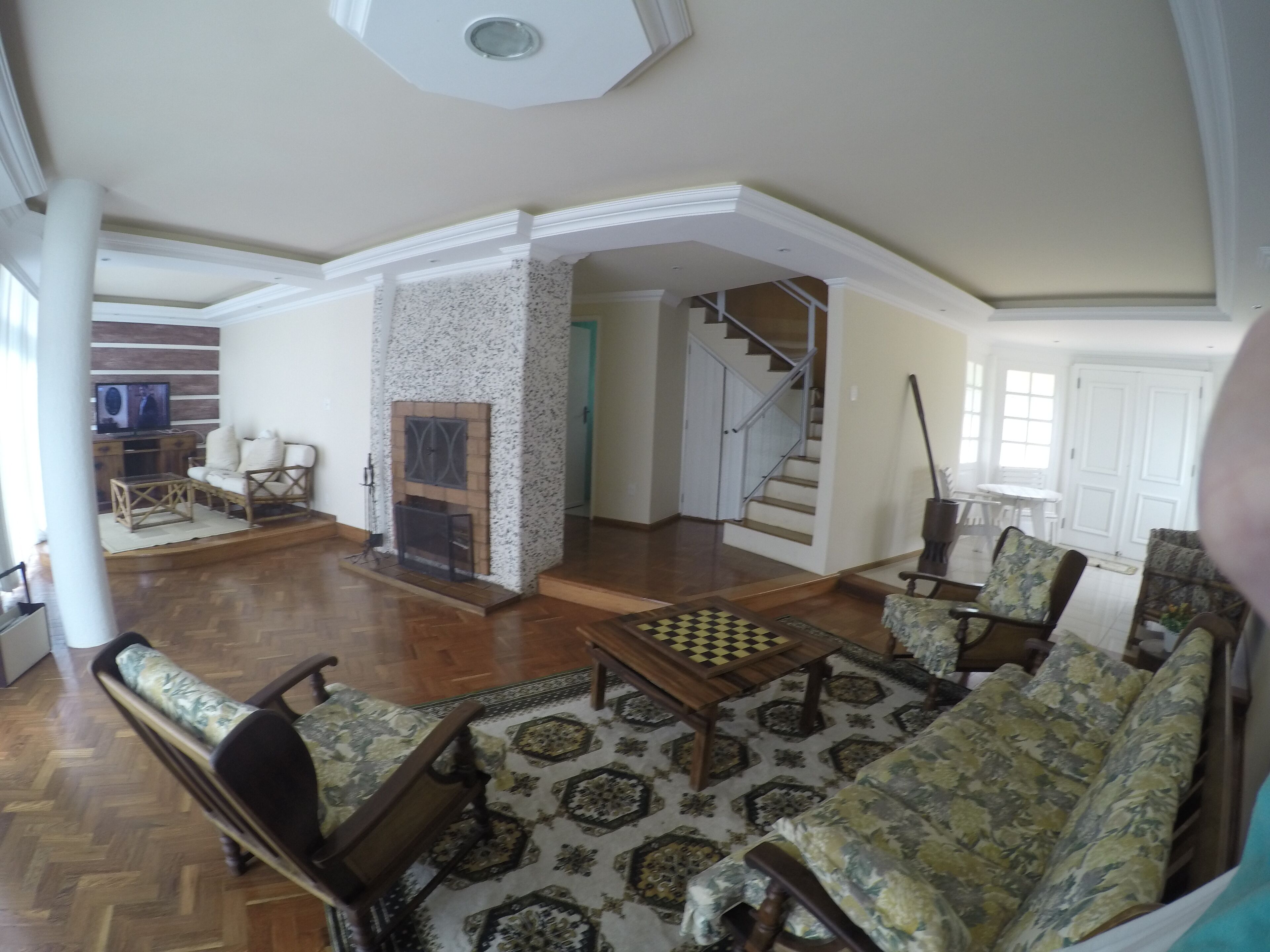 Cozy house, fireplace, pool, barbecue.