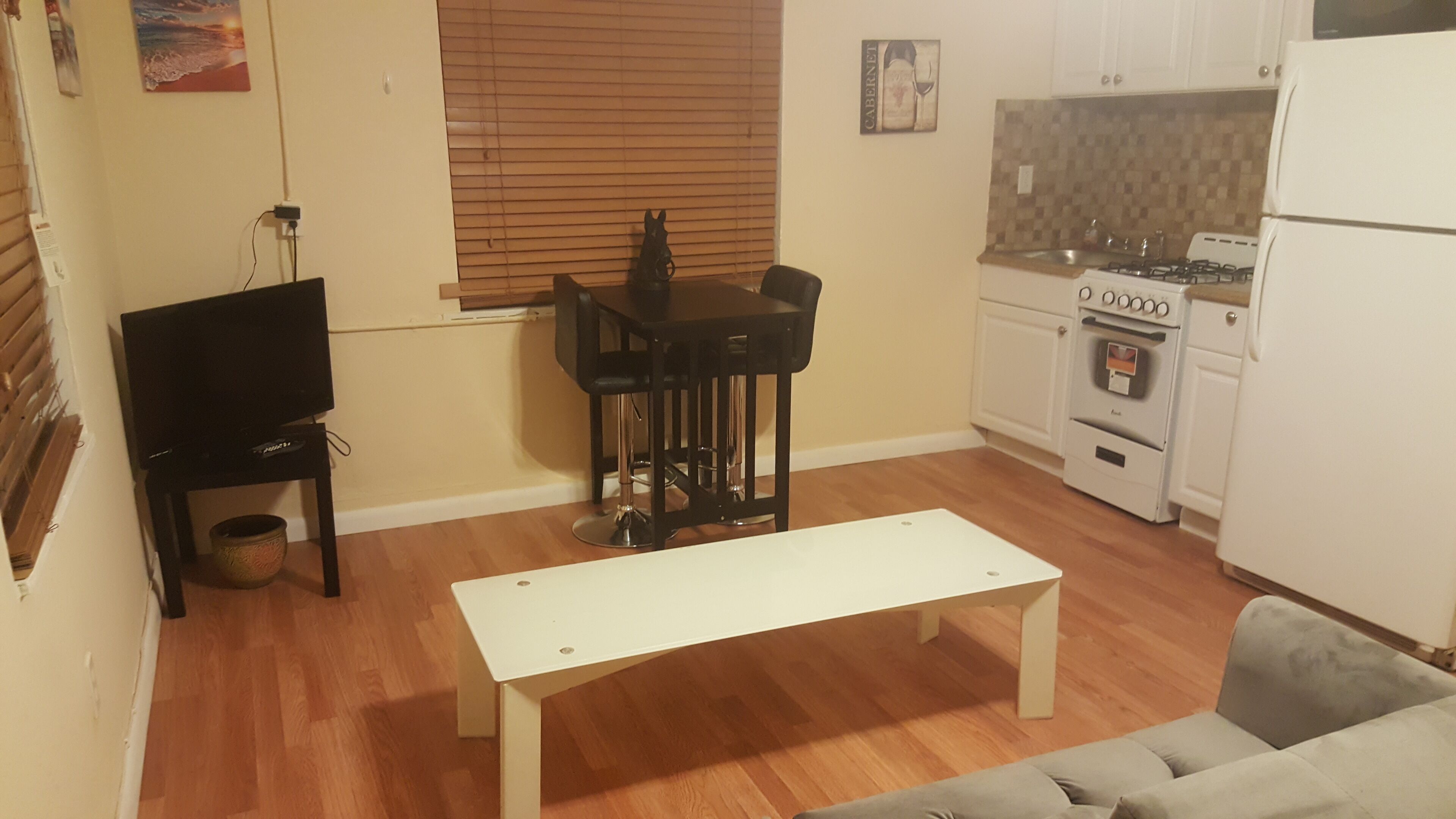 Cozy3 Short/Long Term Vacation Apartment
